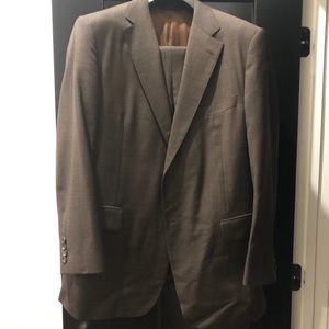 Brown Men’s suit 42-44 coat   34 waist